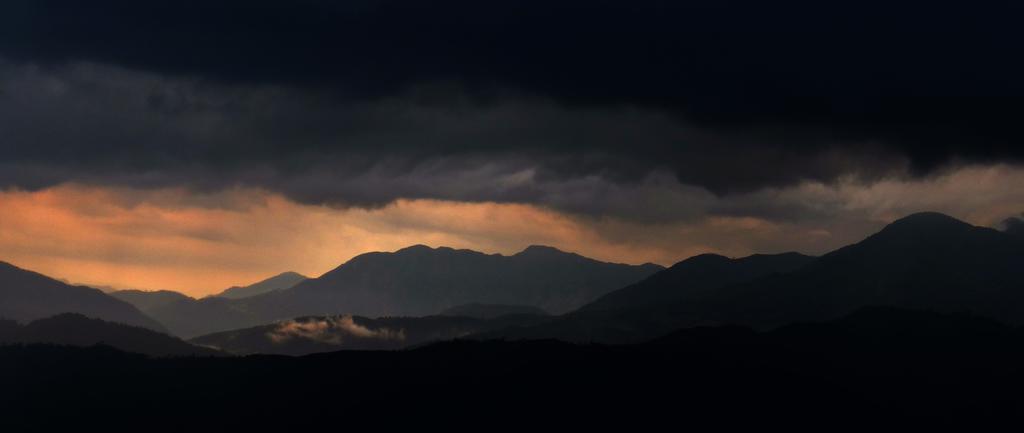 Superview Lodge, Best Himalayan Sunrise In Sarangkot Pokhara Exterior foto